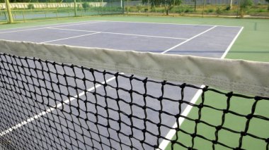 Tenis Kortu güneşli bir günde, Tayland