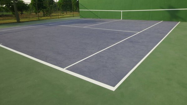 Tennis knock board on a sunny day