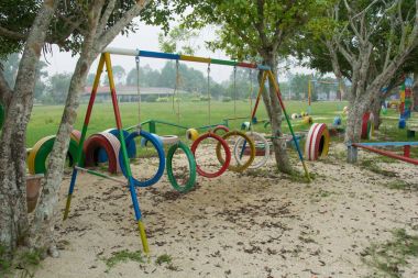 Kauçuk lastik Tayland tarafından yapılan okul bahçesi