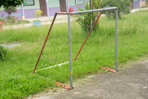 Objetivo do futebol no playground da escola na Tailândia — Fotografia de Stock