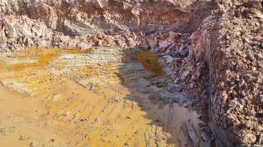 Apartman Tayland at oluşturmak için kazı toprak