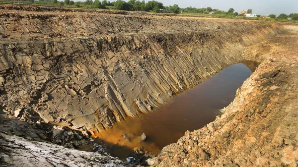 Apartman Tayland at oluşturmak için kazı toprak