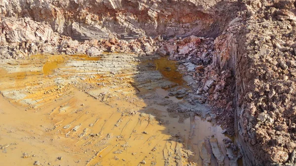 Apartman Tayland at oluşturmak için kazı toprak