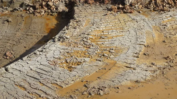 Apartman Tayland at oluşturmak için kazı toprak