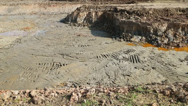 Apartman Tayland at oluşturmak için kazı toprak