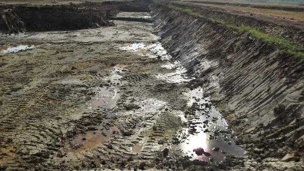Lastik izleri, Tayland bir çamurlu yolda