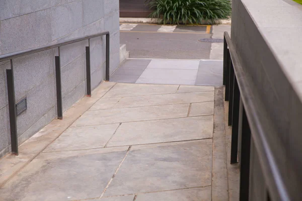 Disabled ramp access to building for disable people — Stock Photo, Image