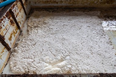 fabrika arka planda Çamur atık kauçuk lateks yakın