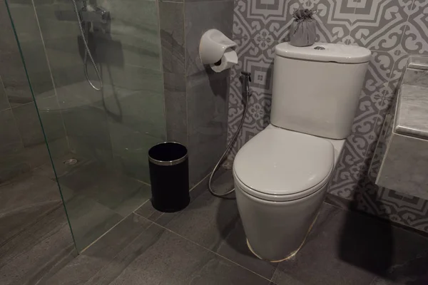 Luxe badkamer toilet hotel op Phuket Thailand — Stockfoto