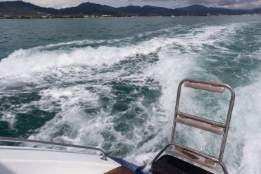 Tayland, Phuket 'te yat gezisinde deniz manzarası