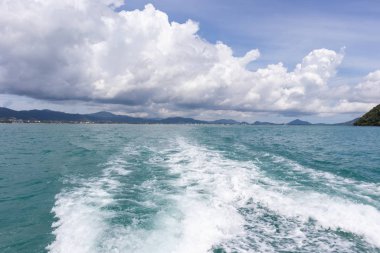 Tayland, Phuket 'te yat gezisinde deniz manzarası