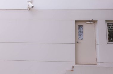 Tayland 'daki modern binada kapı ve merdiven