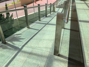 insanları bina yoluyla etkisizleştirmenin yolu