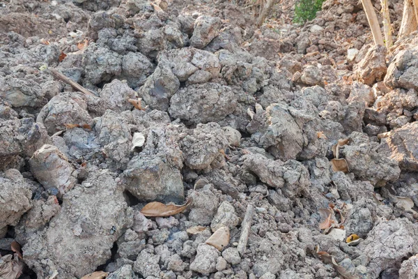 Tumpukan tanah retak di lokasi konstruksi di ThaiIand — Stok Foto
