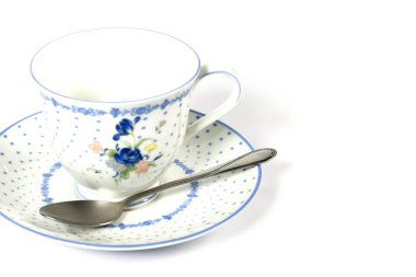 Beyaz arka planda izole edilmiş Çin çay fincanı.