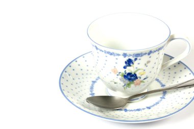 Beyaz arka planda izole edilmiş Çin çay fincanı.