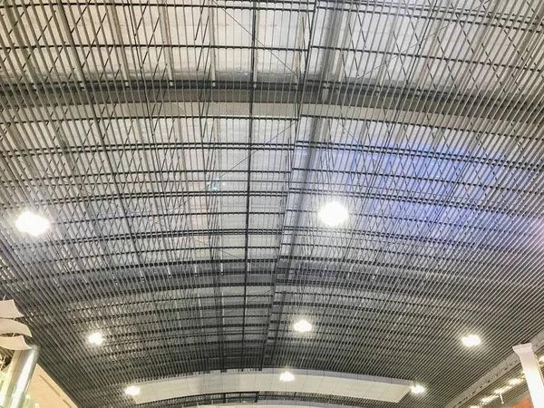ターミナルの廊下の屋根 — ストック写真