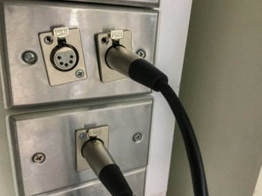 Duvardaki Plug Xlr 'ı kapat