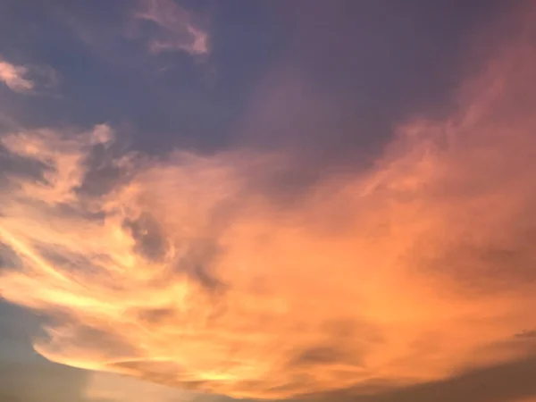 Absztrakt narancssárga ég este Thaiföldön — Stock Fotó