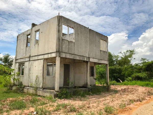 Casa inacabada en venta en Tailandia, casa en construcción — Foto de Stock