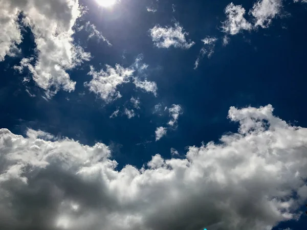 Nuvola fresca con cielo blu in Thailandia — Foto Stock