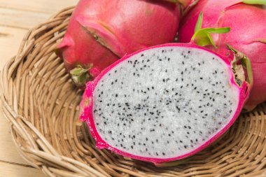 Dragon meyve sepeti üzerinde Kapat