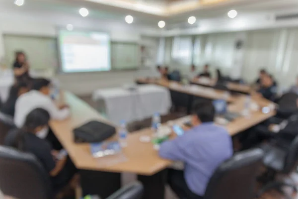 Personas desenfocadas abstractas en la sala de reuniones en Tailandia —  Fotos de Stock