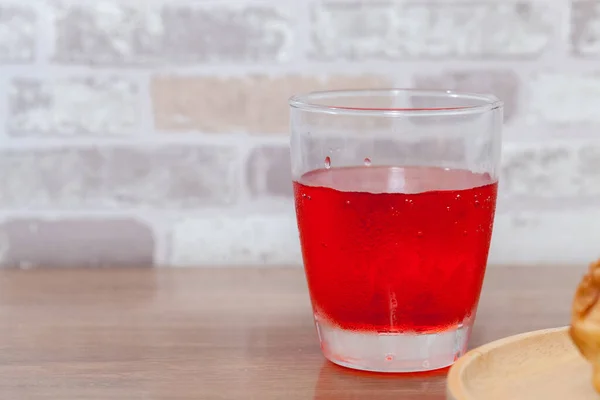 Close up de suco de romã de maçã vermelha — Fotografia de Stock