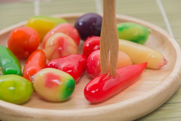 Frijoles Mung en forma de fruta en gelatina, frutas de imitación eliminables o K — Foto de Stock