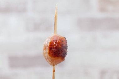  Tayland usulü sosis, Kuzeydoğu usulü sosis.