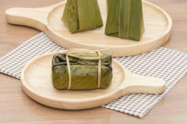 Buharda pişirilmiş muzlu pilav ve muzlu pilav.