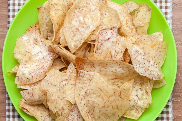 Primer plano de patatas fritas dulce taro, merienda tailandesa — Foto de Stock