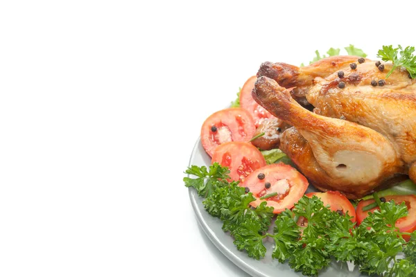 Gegrilde kip op bord decoratie met groente — Stockfoto