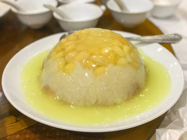 Taro com nozes de gingko e arroz doce pegajoso — Fotografia de Stock