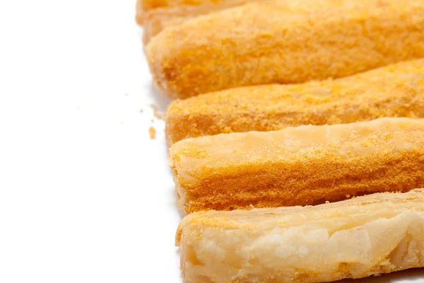 Bastoncino di formaggio di mais isolato su sfondo bianco — Foto Stock