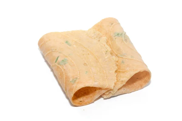 Печенье керл, тайская закуска на белом фоне — стоковое фото