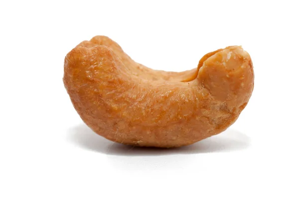 Närbild av cashewnöt isolerad på vit bakgrund — Stockfoto