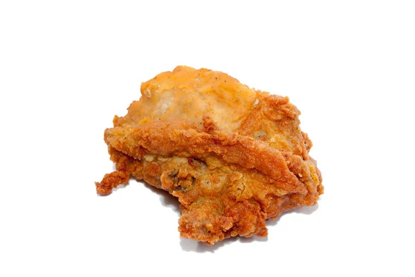 Pikantny smażony kurczak izolowany na białym tle — Zdjęcie stockowe