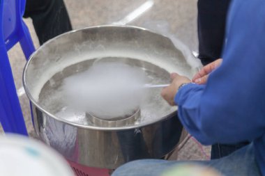 Pamuk şeker şeker yapmak için makine yakın çekim