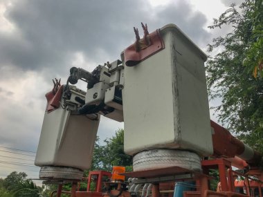 kamyon hidrolik kontrollü boom lift