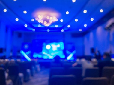 Basın konferans salonunun soyut bulanıklığı, bulanık mavi ışık