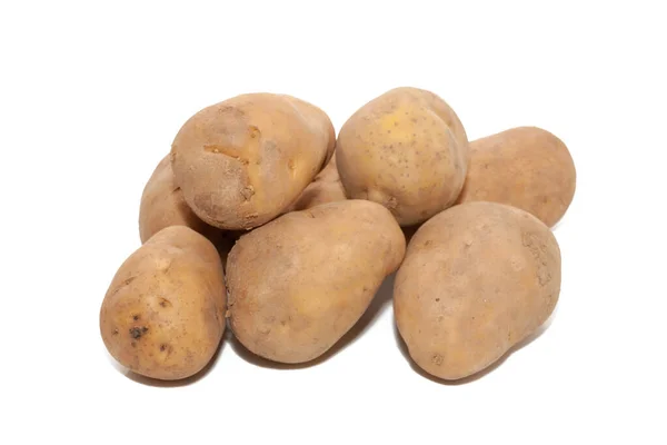 Куча картофеля изолированы на белом фоне — стоковое фото