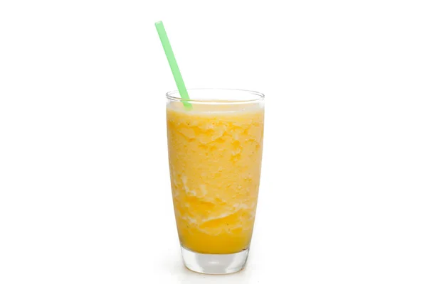 Nahaufnahme von Ananas-Smoothie auf Glas — Stockfoto