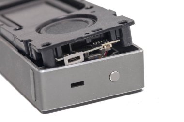 Mini mavi diş hoparlöründe devre kartı