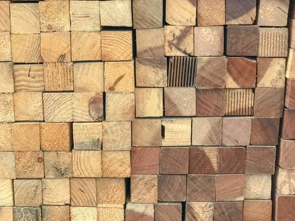 Stapel hout in opslagruimte — Stockfoto