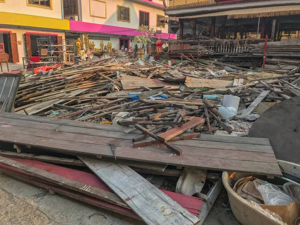 Montón de pequeños trozos de madera de desecho — Foto de Stock