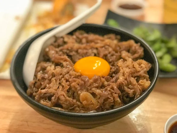 Japansk grill nötkött ris, Yakiniku Don, Gyuu Don. — Stockfoto