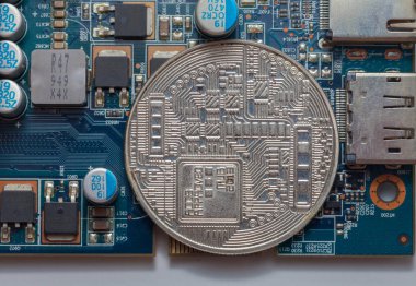 Yazdırılmış devre kartındaki bitcoin 'i kapat