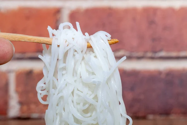 Arroz vermicelli, kanom jeen, fideos tailandeses en un tazón —  Fotos de Stock