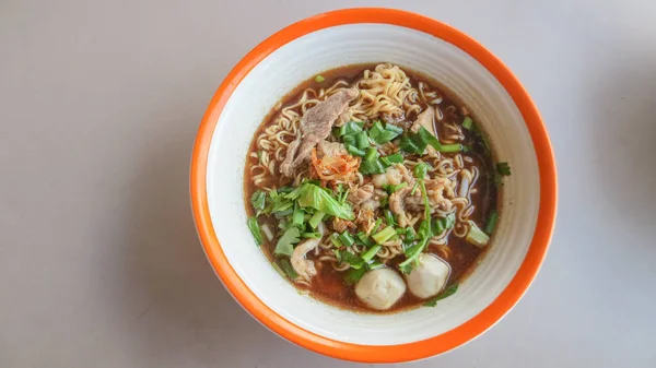 Yakisoba noodle soup with Stewed pork with meatball — ストック写真